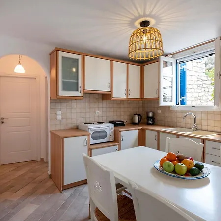 Valeli One * Naousa (Paros)